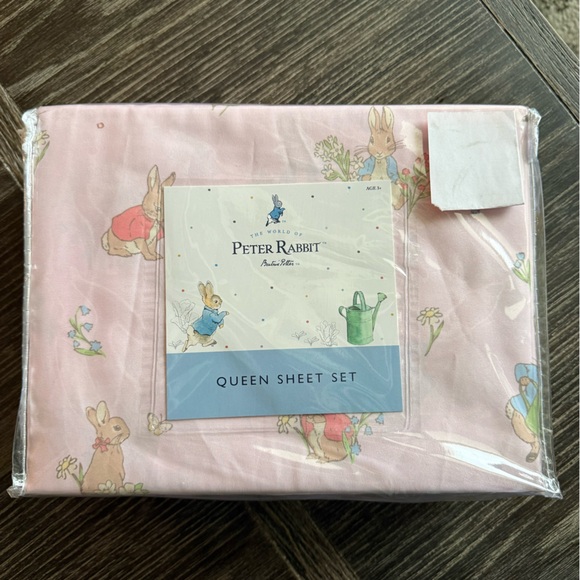 NWT Peter Rabbit Queen Sheet set